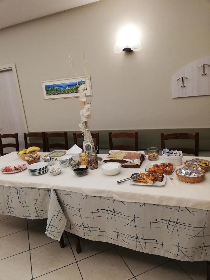 Albergo Villa Eva Costermano Ngoại thất bức ảnh